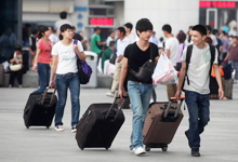 鐵路暑運迎來學(xué)生返校高峰